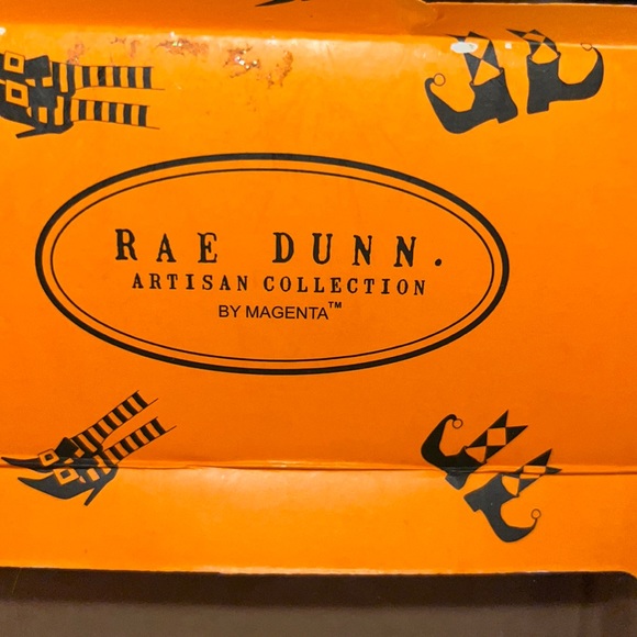 Salt & Pepper shakers - Rae Dunn - Halloween - BOO! EEK! - Picture 7 of 7